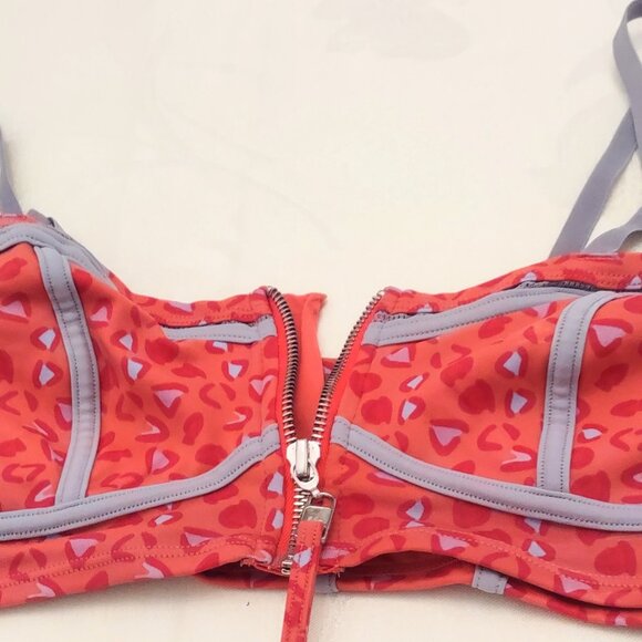 Front Zip sport bra in Pebbles print, size M. EUC - Picture 3 of 6